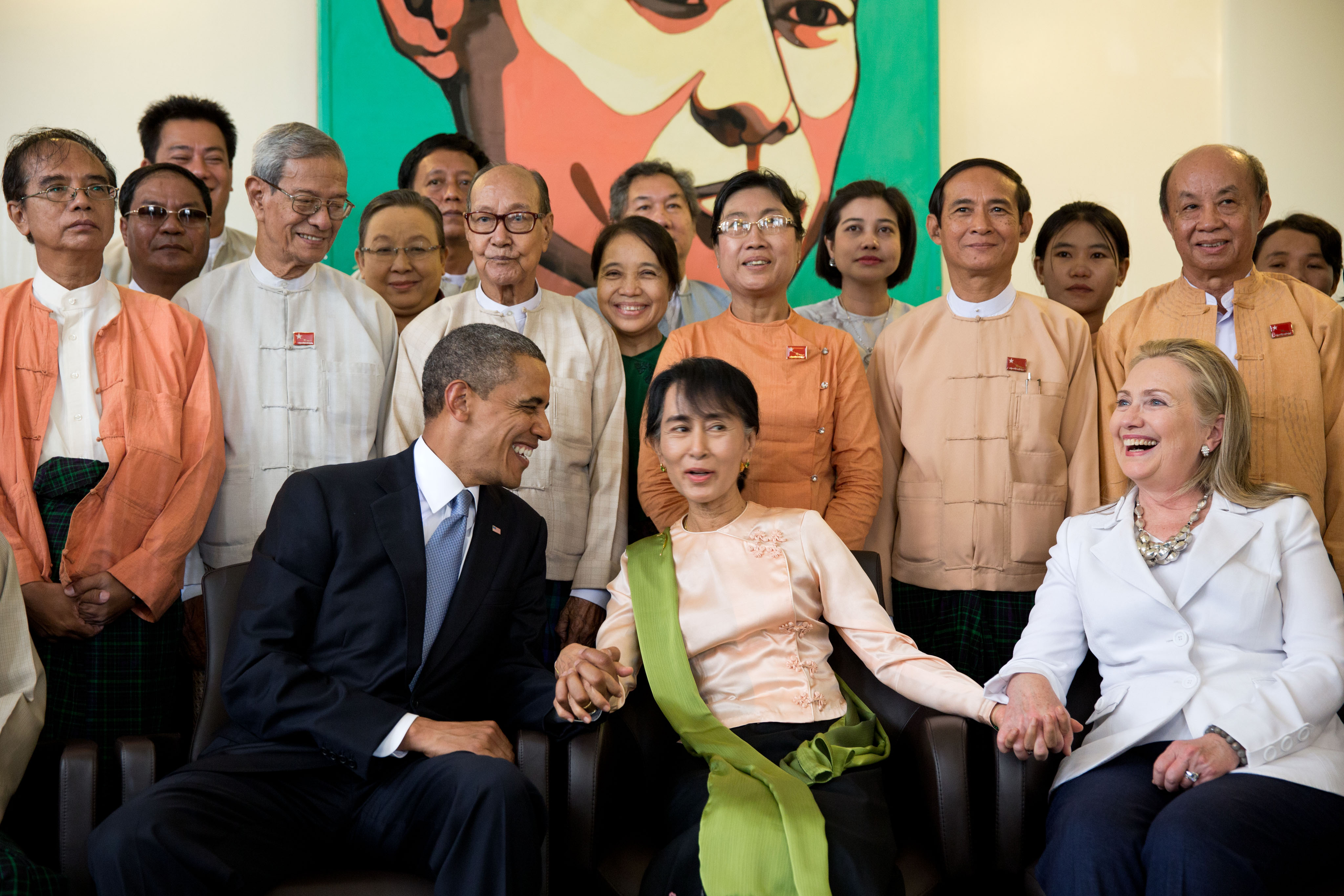 Barack_Obama_and_Hillary_Clinton_at_home_of_Aung_San_Suu_Kyi