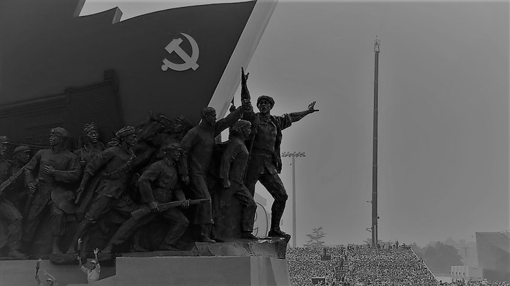 سنگ‌های گذشته- پله‌هایی برای آینده – ولادت‌ات مبارک، جمهوری&nbsp;خلق!