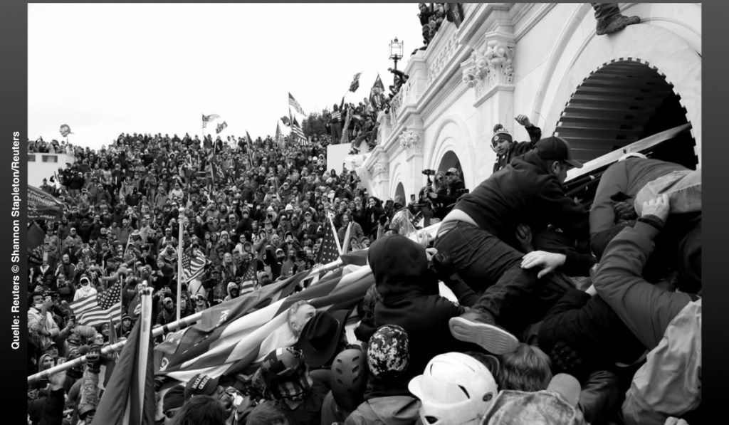 امریکا…..عوامل افول دولتهای بزرگ – موفق محادین – احمد&nbsp;مزارعی