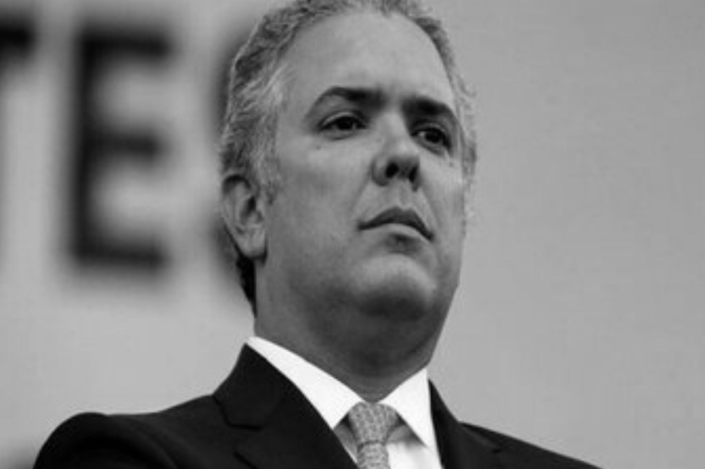 جلاد کلمبیا خون میریزد, غرب زیر سبیلی رد&nbsp;می‌کند!