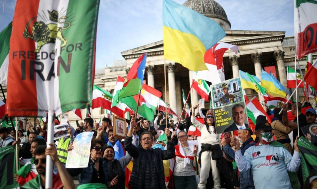 خیز آمریکا برای سرنگونی حاکمیت اسلامی در ایران – پراخواتیلوف – ا. م.&nbsp;شیری