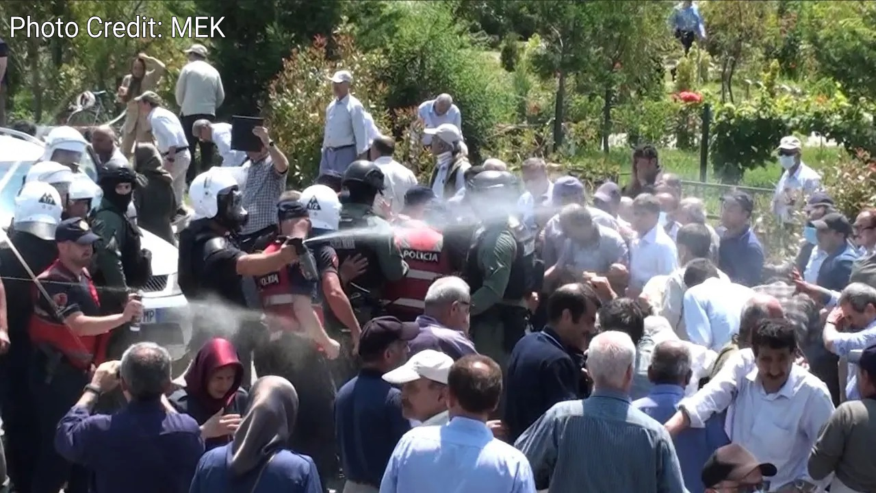 آلبانی هارد دیسک های مجاهدین خلق را به ایران تحویل داد.