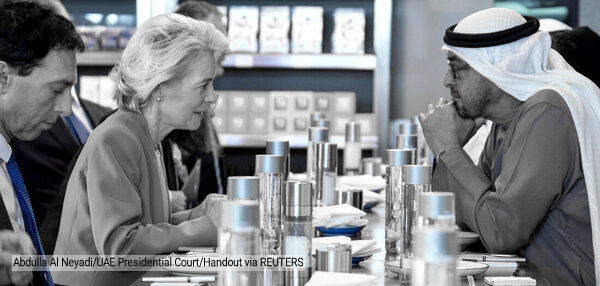 غرب گوش شیخ اماراتی را&nbsp;کشید.