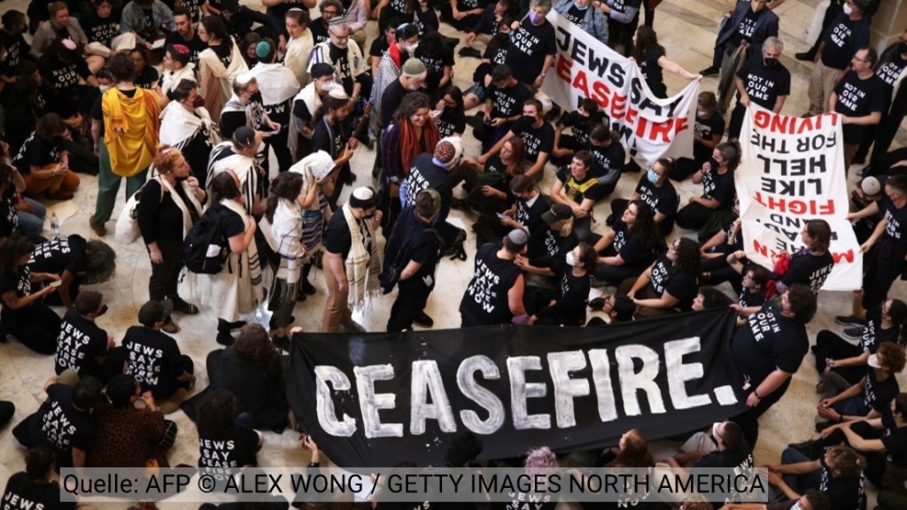 معترضان یهودی و فلسطینی ورودی کاپیتول را اشغال&nbsp;کردند.