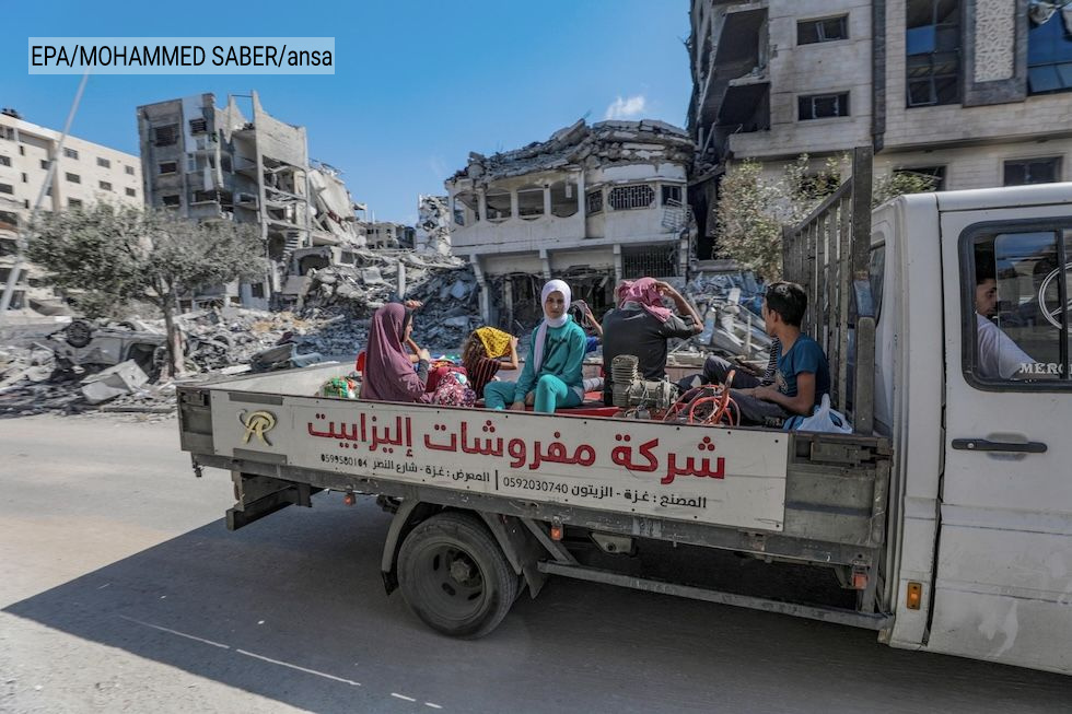 بمباران خانواده ‌های فلسطینی در حال ترک&nbsp;غزه