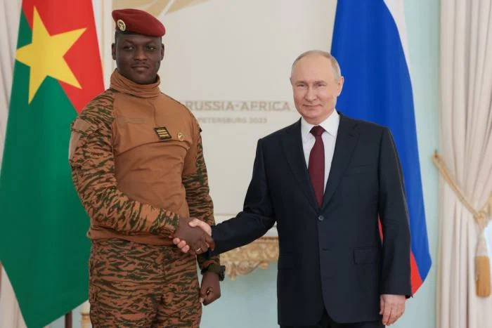 همکاری با روسیه: بورکینافاسو تا سال ۲۰۳۰ نیروگاه هسته‌ای&nbsp;می‌سازد