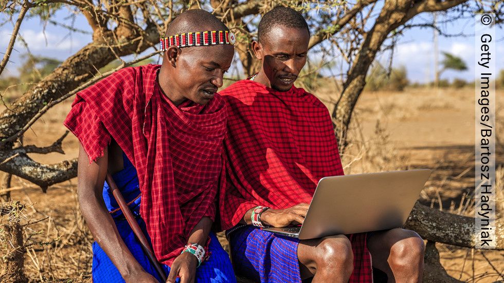 سایبرفاشیسم: میان بات‌ها و حباب‌ها – نوشته گوستاوو&nbsp;ویلاپول