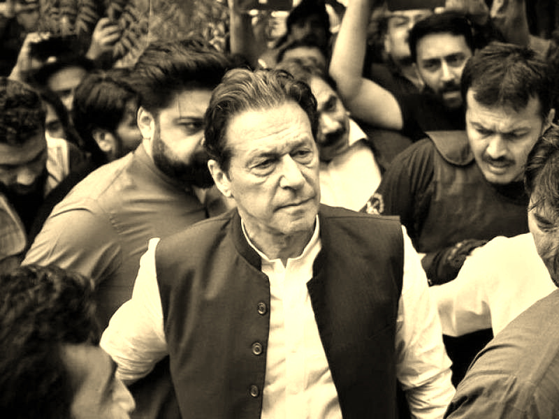 نخست وزیر مردم: پیروزی عمران خان بر&nbsp;ارتش