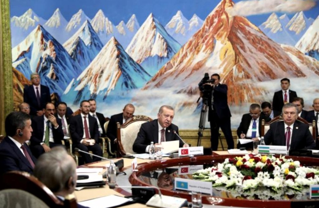 اجلاس ترکستان و آیندۀ قابل تردید اتحادیۀ کشورهای ترک – رناتا عالم‌اوا – ا. م.&nbsp;شیری