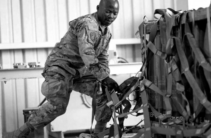 آمریکا در بین پتک و سندان – ا. م.&nbsp;شیری