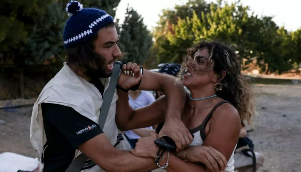 شهرک‌نشینان اسرائیلی در پوشش جنگ، اراضی کرانه باختری اشغالی را تصرف&nbsp;می‌کنند