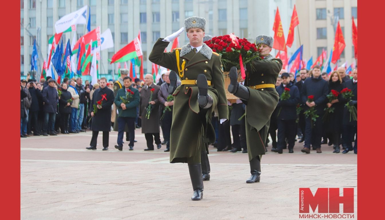 صدوهفتمین سالگردانقلاب سوسیالیستی اکتبر – با تصاویر – م.چابکی