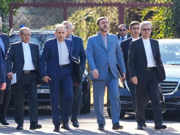 آمریکا شاگردان ظریف را سرگرم میکند : انتظار برای جرقه‌ای از&nbsp;تل‌آویو