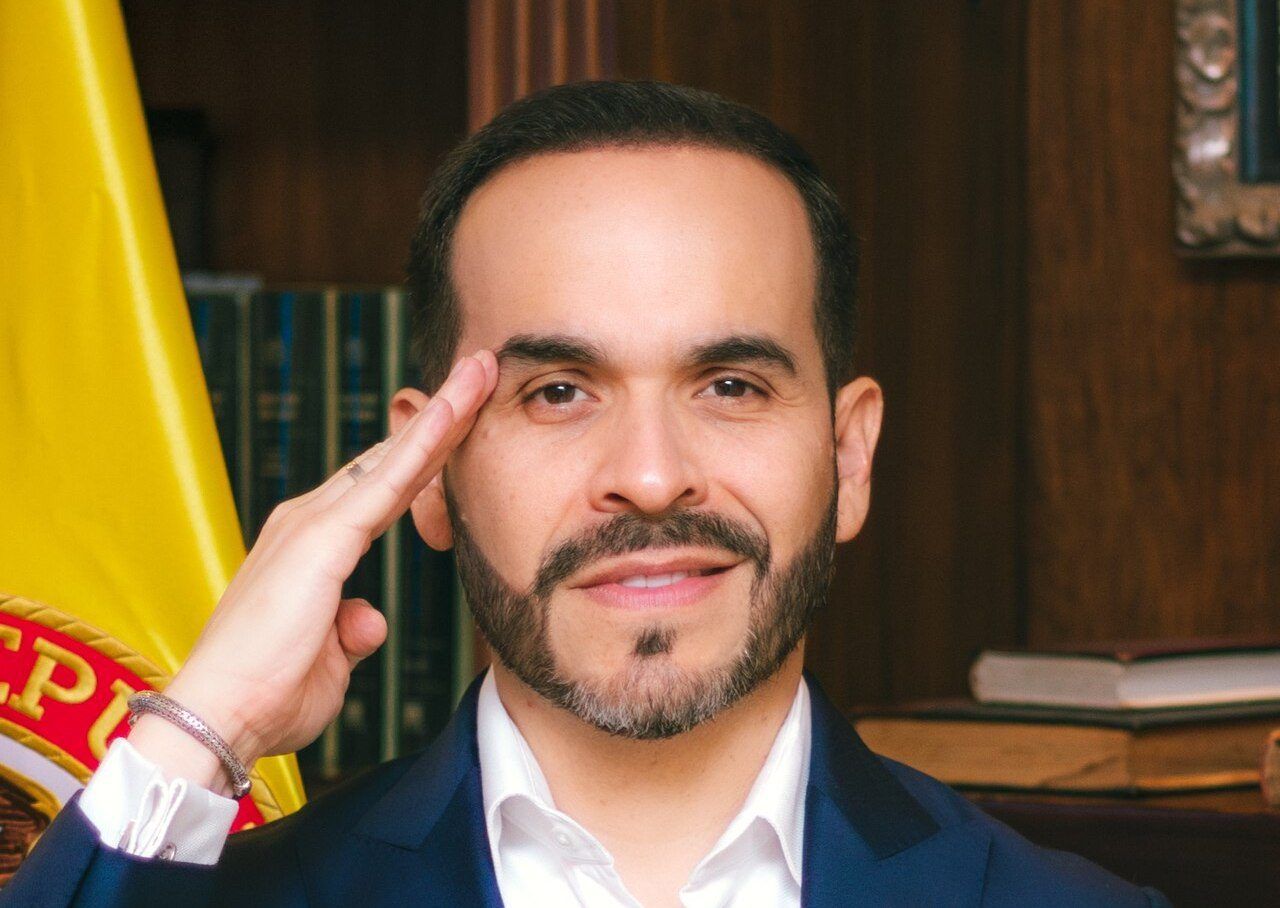 شروع دلقک‌گونه دست‌نشانده ترامپ در کلمبیا – مایکل کی اسمیت